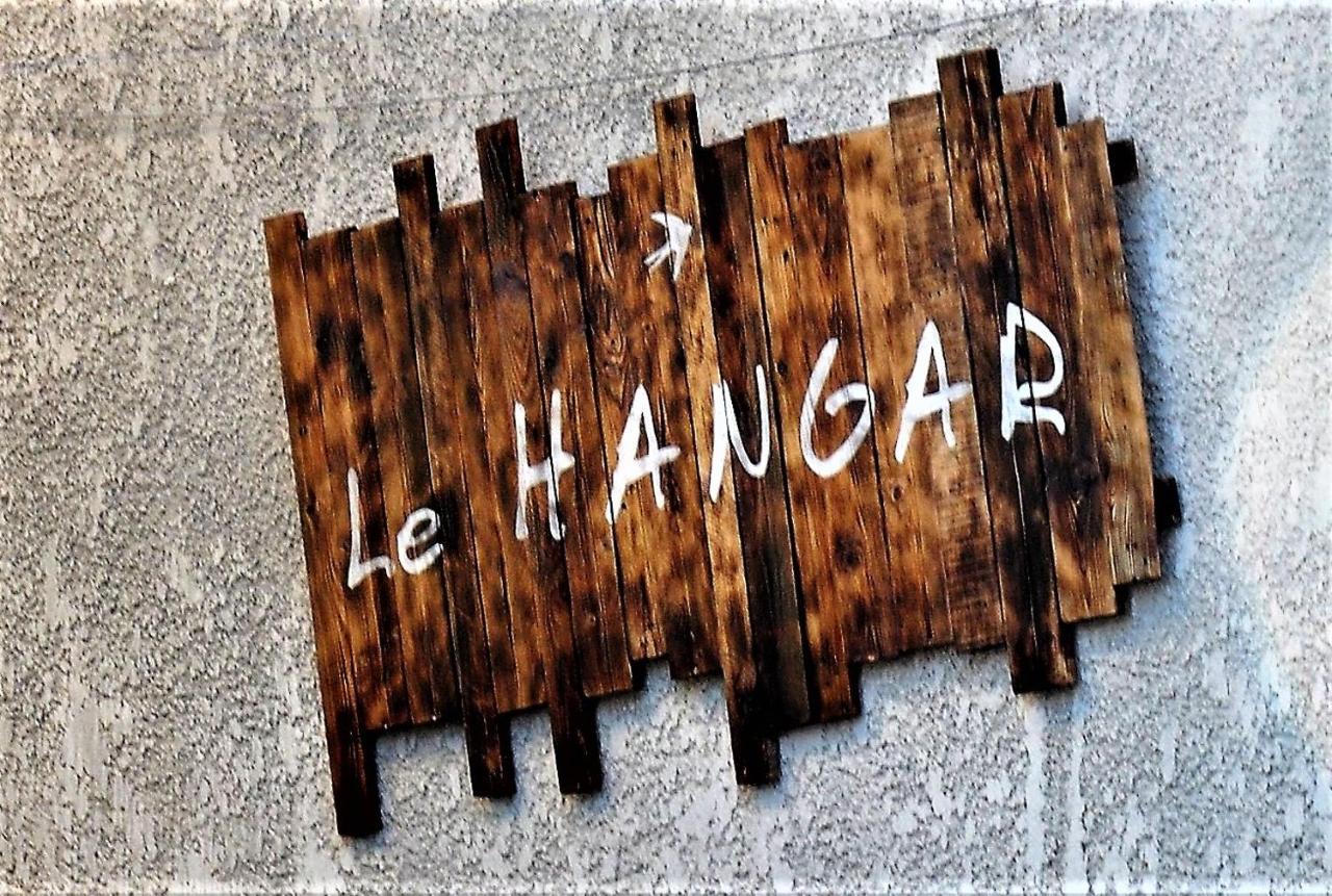 Le Hangar Saint-Jean-dʼAngély Esterno foto